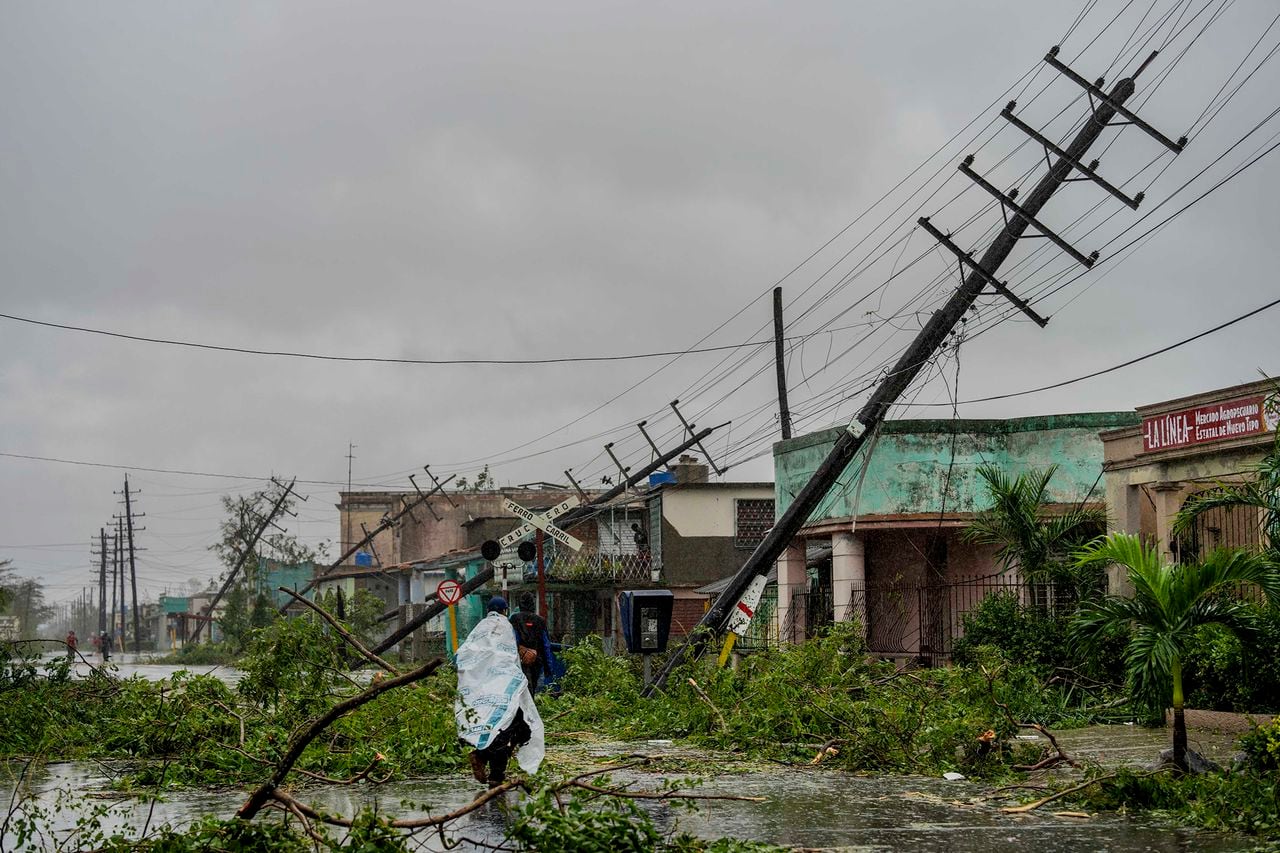 En imágenes : Cuba sin servicio eléctrico tras huracán Ida deja