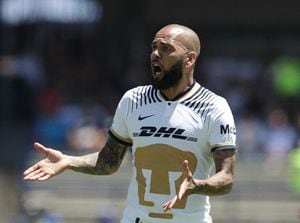 El contrato de Dani Alves con Pumas fue rescindido el viernes pasado