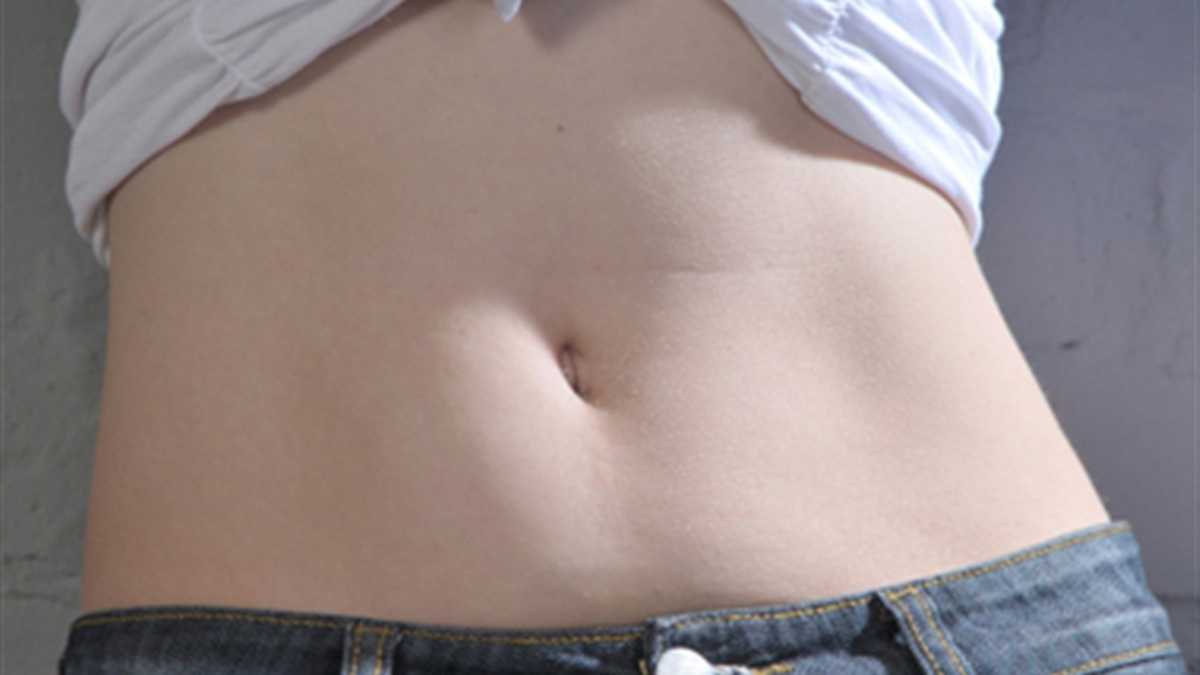 Los abdominales no son el único ejercicio para disminuir la grasa de esta zona.
