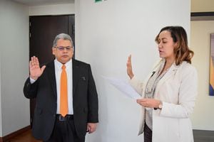 Posesión del Superintendente Nacional de Salud, Ulahy Beltrán, por parte de la ministra de Salud y Protección Social, Carolina Corcho.