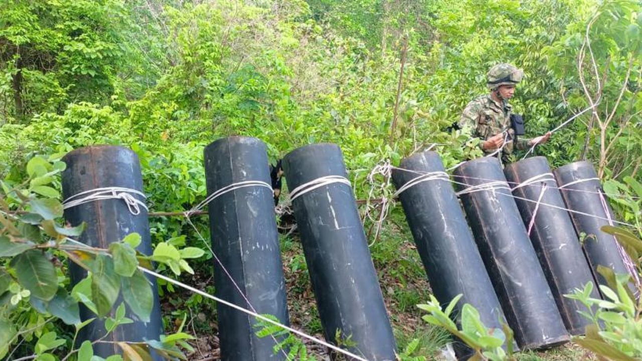 Aterrador: estos son los cañones desde donde el ELN lanzó los explosivos que asesinaron a nueve militares en Catatumbo.
