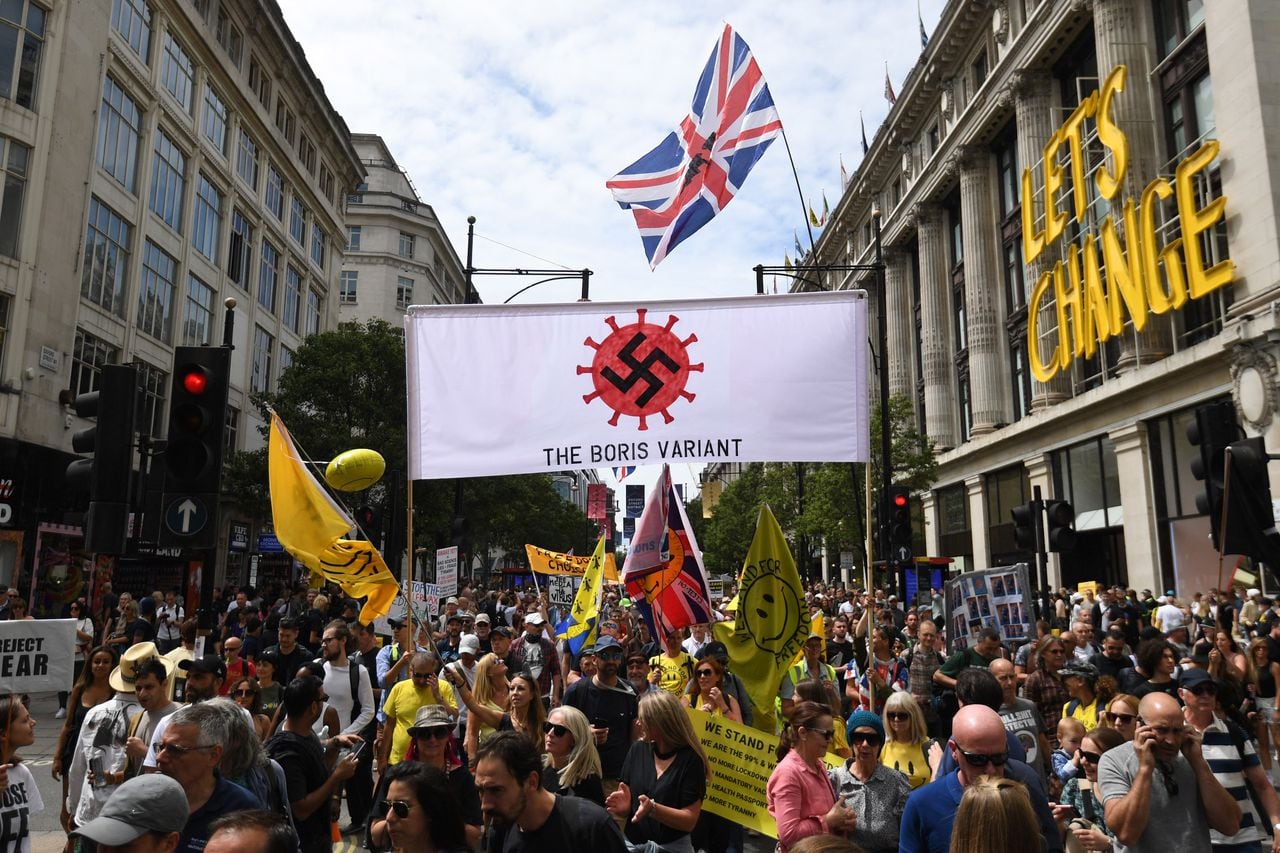 En pleno pico por cepa Delta, miles de personas protestan en Londres contra restricciones anticovid