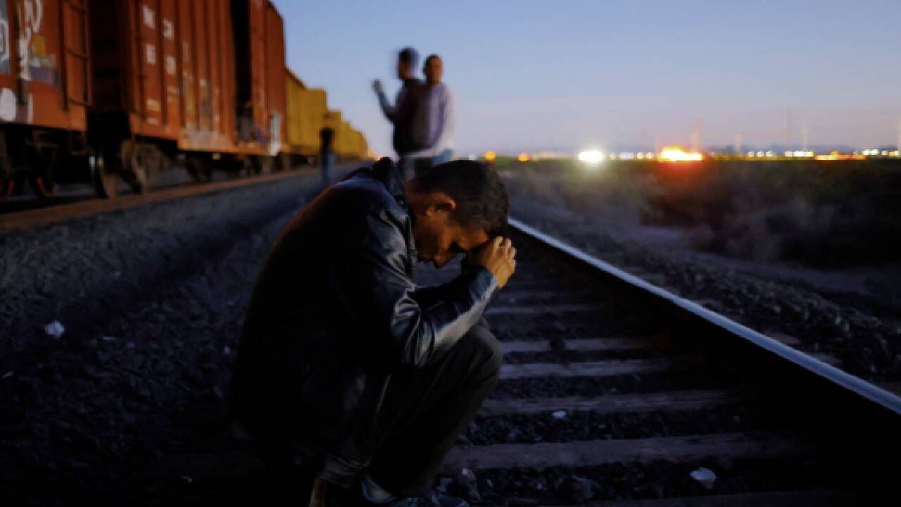 Cientos de migrantes mantienen su esperanza de entrar a Estados Unidos.