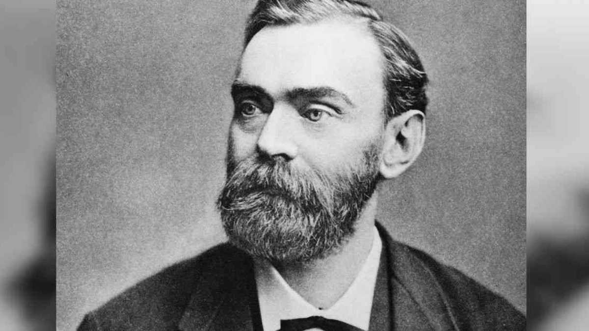 Alfred Nobel patentó 355 inventos. 