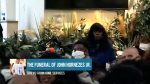 En video quedó registrado el momento en el que se presentó un tiroteo cuando se realizaba un funeral y que era transmitido en vivo a través de redes sociales.
