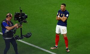 Soccer Football - FIFA World Cup Qatar 2022 - Round of 16 - France v Poland - Al Thumama Stadium, Doha, Qatar - December 4, 2022 France's Kylian Mbappe celebrates scoring their third goal REUTERS/Lee Smith