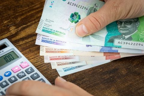 Impuestos - Billetes colombianos