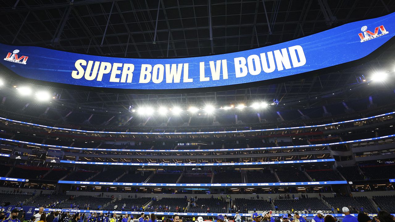 INGLEWOOD, CALIFORNIA - JANUARY 30: The jumbotron reads "Super Bowl LVI Bound" after the Los Angeles Rams defeated the San Francisco 49ers 20-17 in the NFC Championship Game at SoFi Stadium on January 30, 2022 in Inglewood, California.   Ronald Martinez/Getty Images/AFP (Photo by RONALD MARTINEZ / GETTY IMAGES NORTH AMERICA / Getty Images via AFP)
