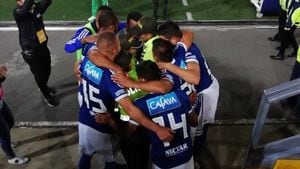  Celebrando un gol con la Policía, jugadores de Millonarios homenajearon a las víctimas del atentado