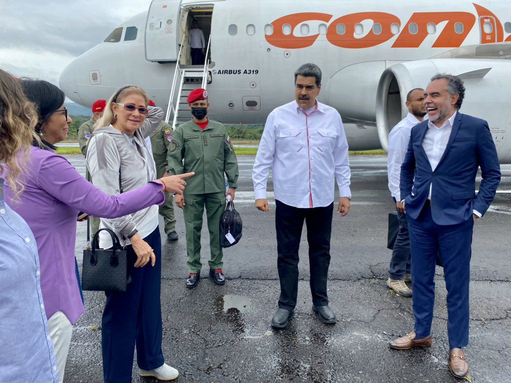 Maduro aterrizó en el aeropuerto Santo Domingo, en la ciudad de San Cristóbal (Venezuela).
