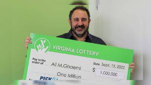 Ali Ghaemi compró 200 boletos y la combinación perfecta le llevó a ganar un  millón de dólares. -Foto: Virginia Lottery