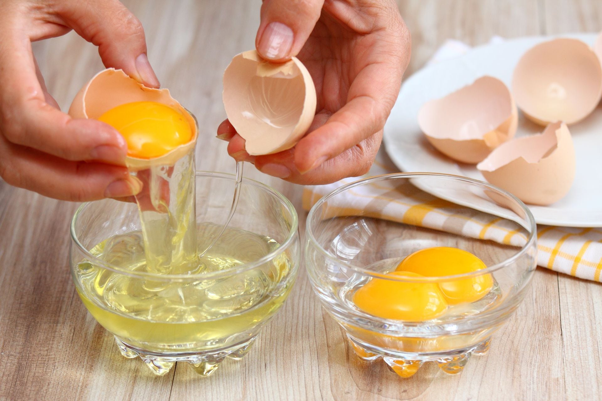 Cómo cocinar huevos en el microondas