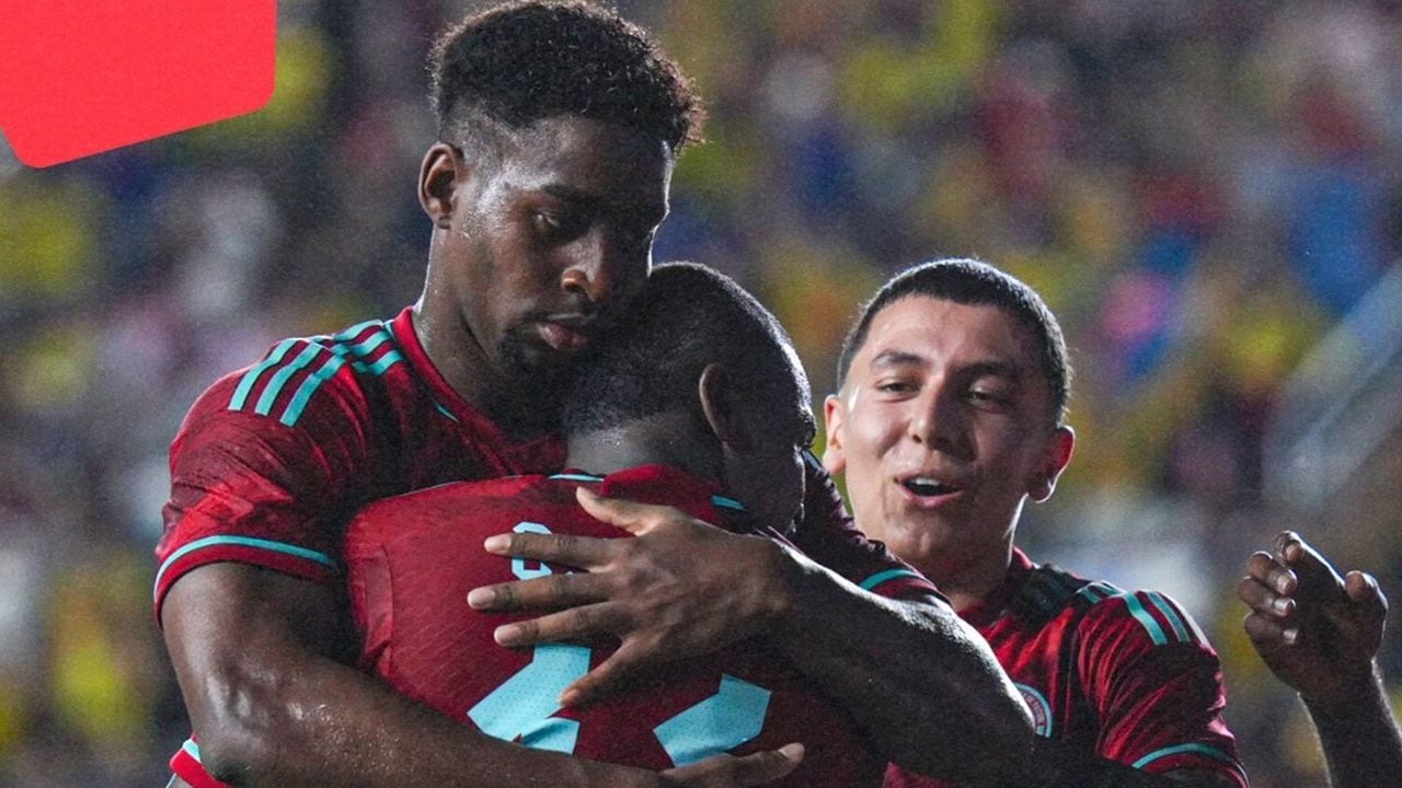 Colombia celebrando el gol de la victoria parcial.