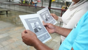 Buscan a 78 desaparecidos en Medellín.