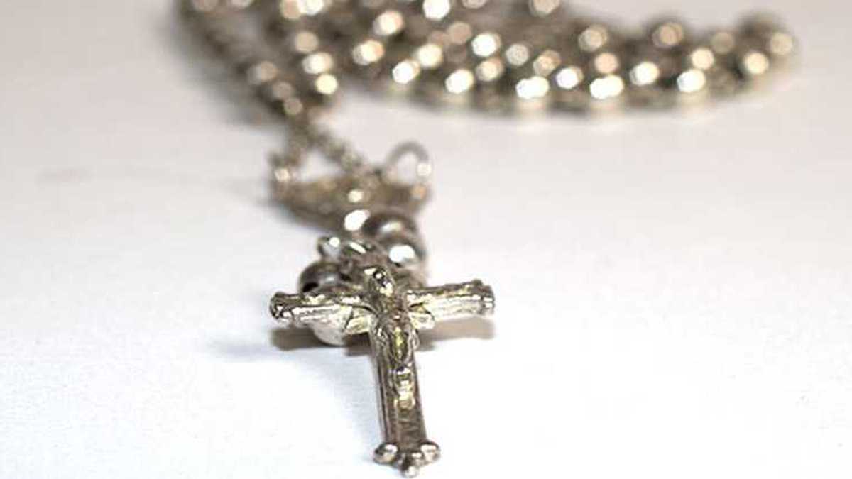 Este crucifijo acompaña a miles de creyentes en el mundo.