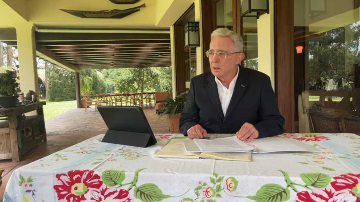Entrevista de Álvaro Uribe Vélez con la Comisión de la Verdad en la finca "El Ubérrimo".