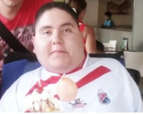 Sebastián Pamplona sufre de una enfermedad terminal y decidió junto a su familia acceder a la eutanasia.