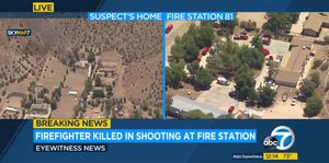 Estas imágenes aéreas tomadas de un video proporcionado por la televisora KABC muestran una casa incendiándose (izquierda) en Acton, California, y una estación de bomberos en la que se registró un tiroteo en Santa Clarita, California, el martes 1 de junio de 2021. (KABC-TV vía AP)