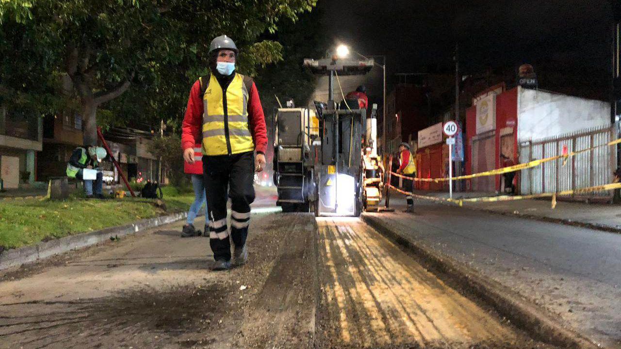 Los trabajos de mantenimiento en la malla vial arterial troncal y no troncal se hacen en horario nocturno, de acuerdo con los PMT aprobados y la autorización de TransMilenio