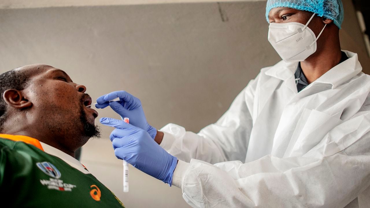 En Sudáfrica detectan una nueva variante del coronavirus