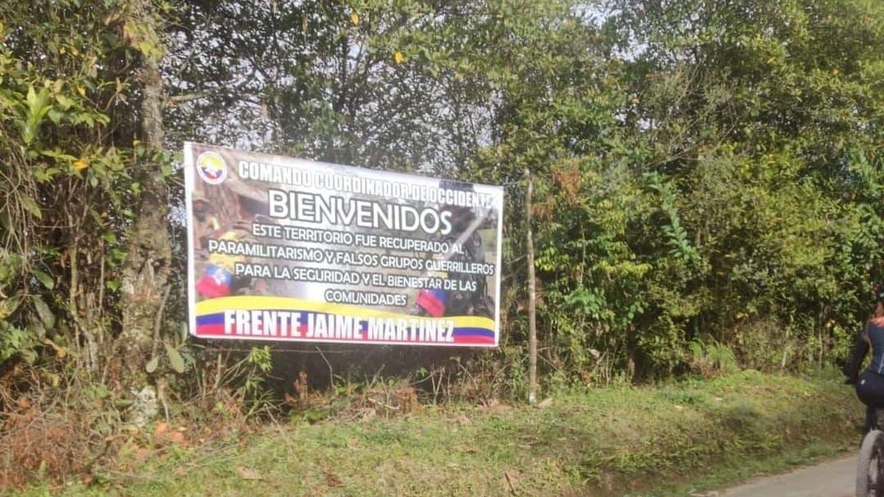 El cartel alusivo al ELN fue encontrado en zona rural del municipio de Jamundí.