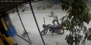 Un tendero en Santa Marta recibe a bala a dos motociclistas que, al parecer, pretendían robarlo