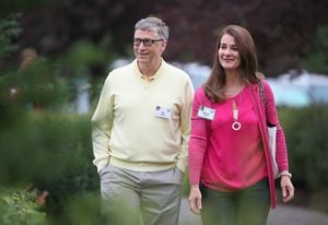 SUN VALLEY, ID - JULY 11:  Billionaire Bill Gates, chairman and founder of Microsoft Corp., and his wife Melinda attend the Allen & Company Sun Valley Conference on July 11, 2015 in Sun Valley, Idaho. Many of the worlds wealthiest and most powerful business people from media, finance, and technology attend the annual week-long conference which is in its 33rd year.  (Photo by Scott Olson/Getty Images)