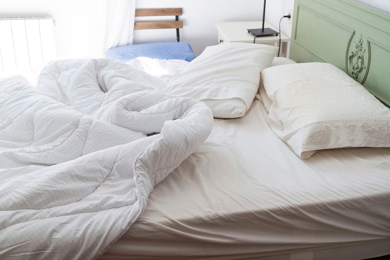 Muchos son los factores que pueden manchar el colchón.