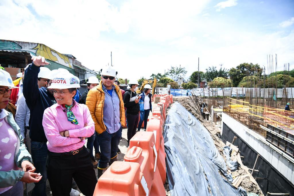 La alcaldesa Claudia López visitó las obras de colegio que se están construyendo en Kennedy