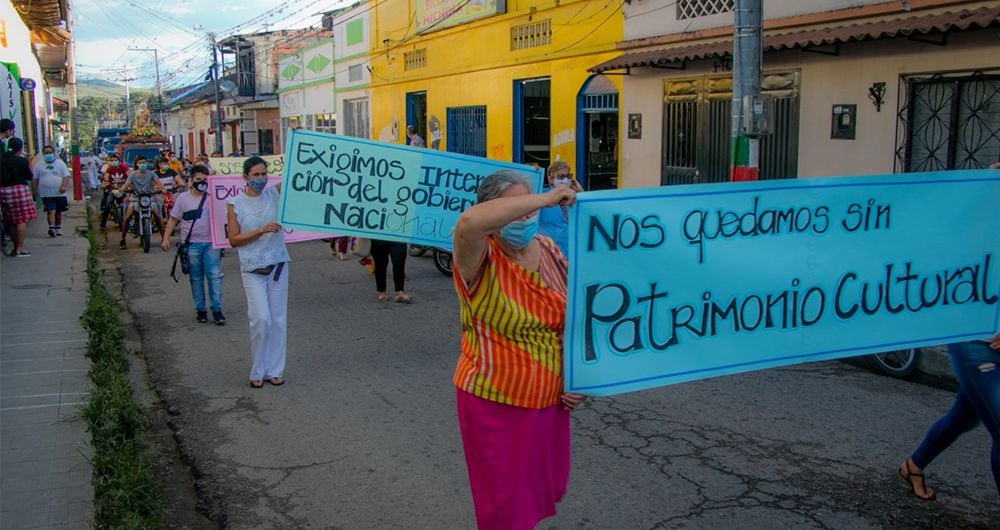 Los habitantes de Garzón, Huila, exigen una intervención urgente a la iglesia de San Antonio de Padua, antes que se derrumbe y cause una tragedia.
