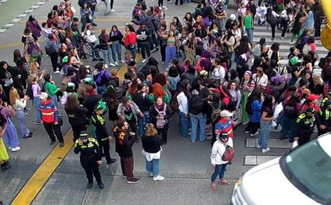 En conmemoración del Día de la Mujer, hay protestas en varios puntos de Bogotá.