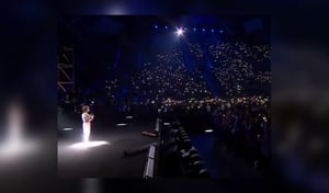 La pequeña cantó frente a miles de personas el himno de Ucrania.