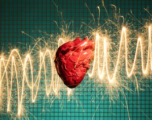 Los síntomas de un paro cardiaco entre hombres y mujeres pueden tener leves cambios.