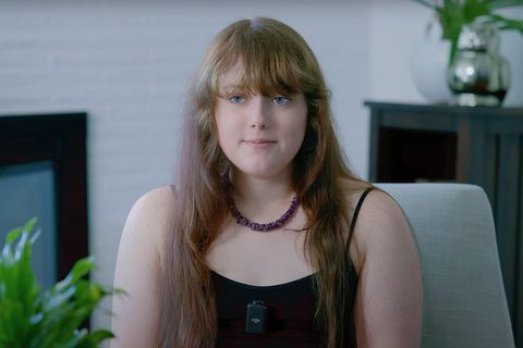 Kayla Lovdahl, la mujer de 18 años que se sometió a dos cirugías de cambio de sexo.