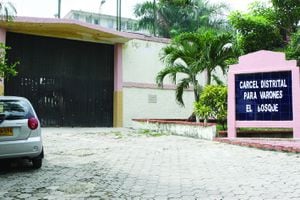 Desde el sábado pasado se presentan desmanes en la cárcel El Bosque, en Barranquilla.