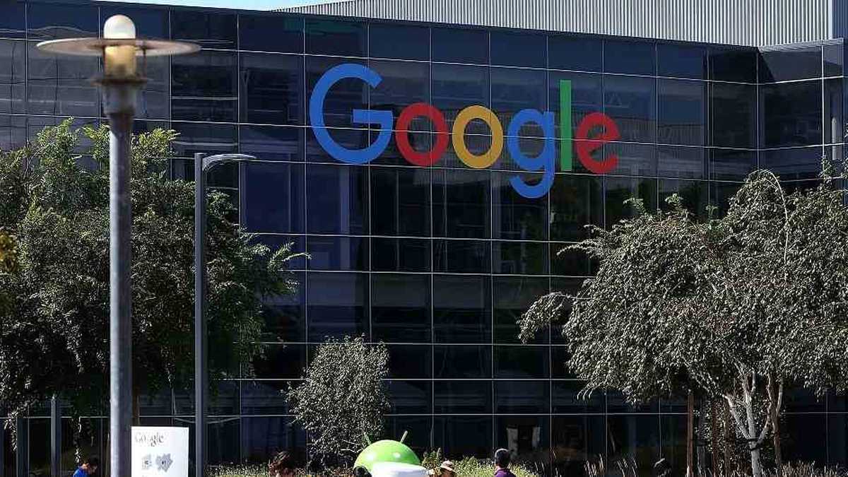  Google, propiedad de Alphabet, tuvo éxito con el lanzamiento el año pasado del Pixel 3a, que rompió la tendencia de los elevados precios de los dispositivos más destacados.
