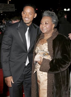 Will Smith y su madre (Photo by Jean Baptiste Lacroix/WireImage)