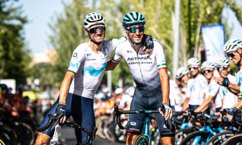 MADRID, SPAIN - SEPTEMBER 11: Tribute to Alejandro Valverde (Movistar Team) and Vincenzo Nibali (Astana) before during the 77th Tour of Spain 2022, Stage 21 a 96,7km stage from Las Rozas to Madrid / #LaVuelta22 / #WorldTour / on September 11, 2022 in Madrid, Spain. (Photo By Getty Images/Charly Lopez/Europa Press)
