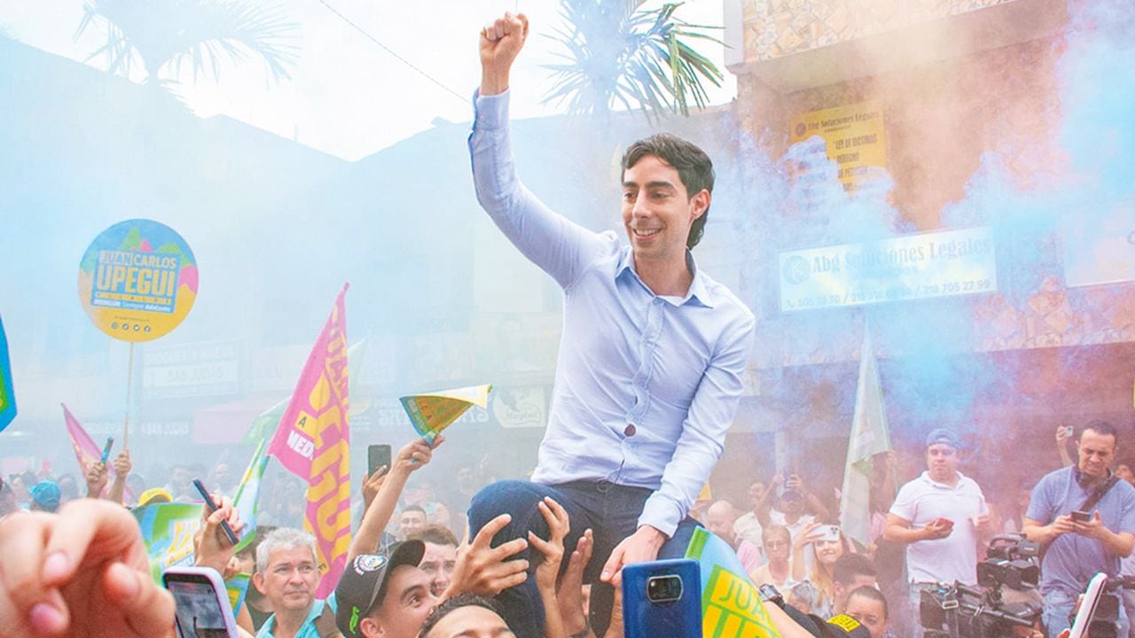  Juan Carlos Upegui, candidato de Daniel Quintero, oficializó su candidatura en la misma comuna donde lo hizo Fico. 