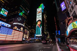 Sebastián Yatra publicó emocionado que su imagen fue proyectada en  Time Square, en Nueva York. "Esto es increíble", escribió.