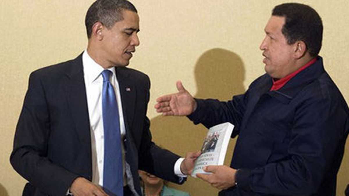 Hugo Chávez y Barack Obama 