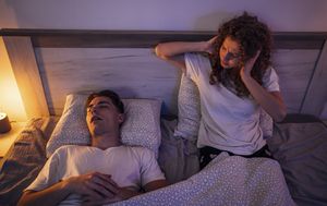 Los ronquidos pueden ser un serio problema cuando se duerme con otra persona.