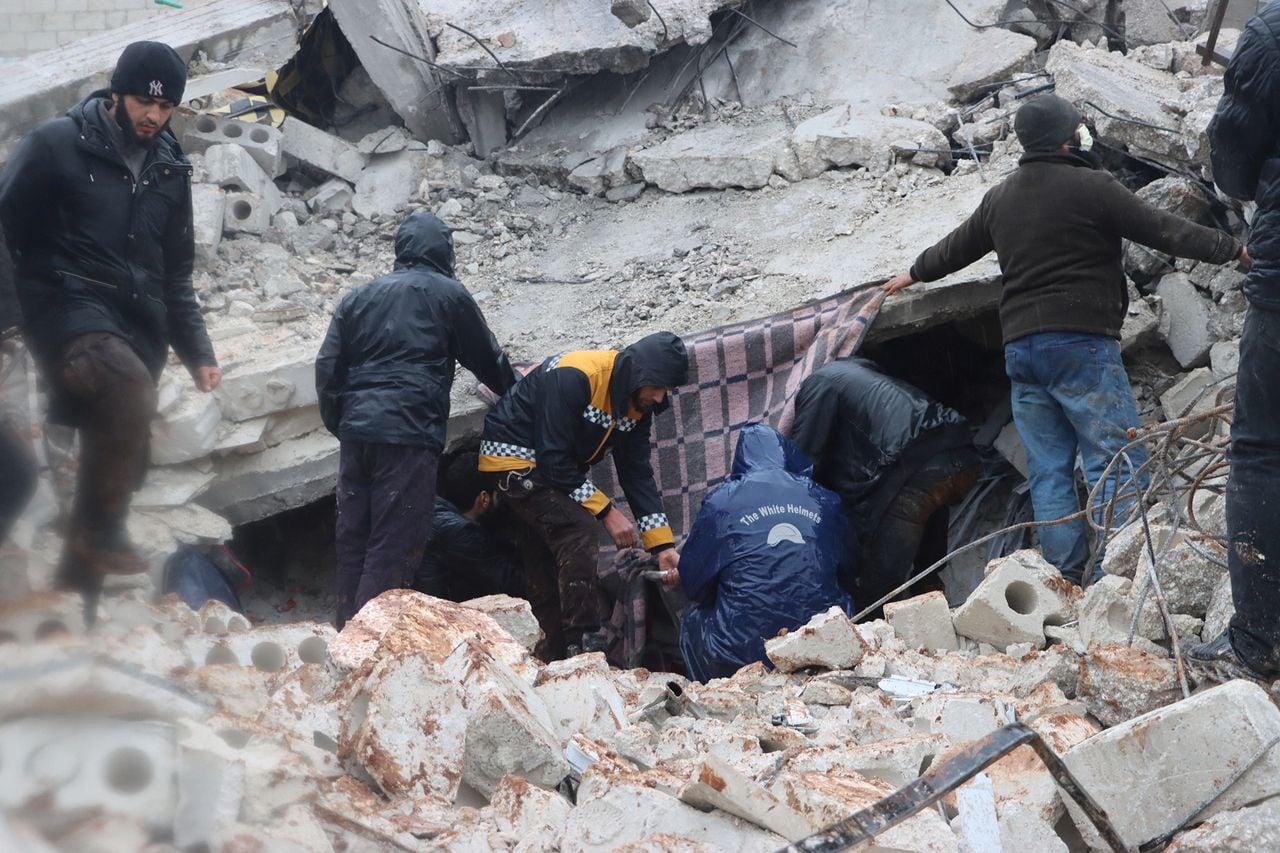 En imágenes : Fuerte terremoto sacude Turquía y Siria