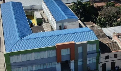 Así luce la fachada del nuevo colegio para la población de Enciso, Santander