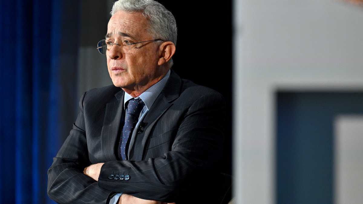 Caso Uribe: los argumentos de la jueza para no precluir la investigación