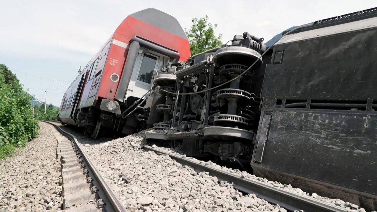 Tren se descarrila en Alemania y deja 3 muertos