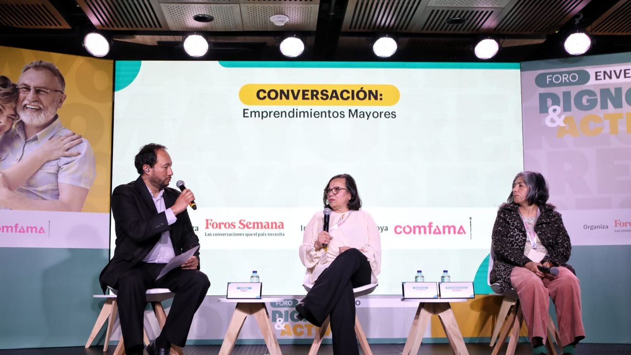 Ariel Soto, editor de Foros Semana;  Claudia Asmar, líder de Tiflo Toys; y Dora Celina Betancourt, emprendedora y líder de Oro Vital.