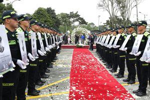 Homenaje a policías asesinados en el país.