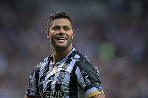 BELO HORIZONTE, BRAZIL - APRIL 10: Hulk of Atletico Mineiro celebrates after scoring the second goal of his team during a match between Atletico Mineiro and Internacional as part of Brasileirao 2022 at Mineirao Stadium on April 10, 2022 in Belo Horizonte, Brazil. (Photo by Pedro Vilela/Getty Images)
