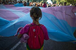 niño trans. (Photo by Luis Soto/SOPA Images/LightRocket via Getty Images)